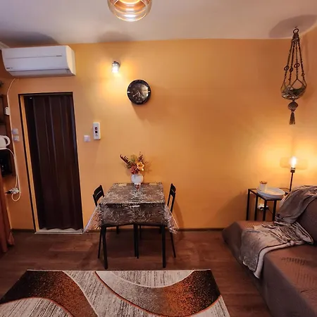 7a Cozy Affordable Oasis *